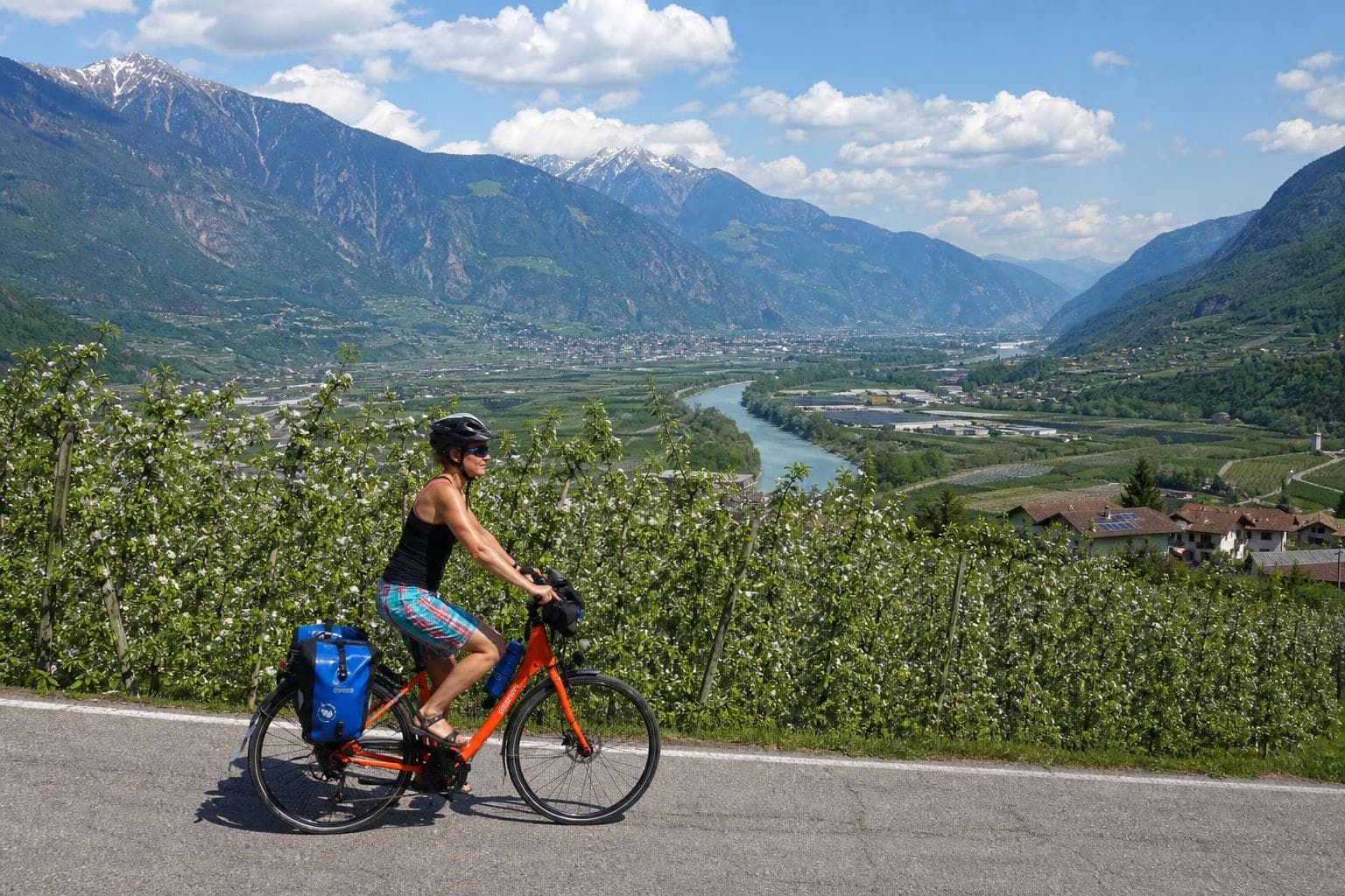 Von Reschenpass zum Gardasee — Etsch-Radweg durch Südtirol
