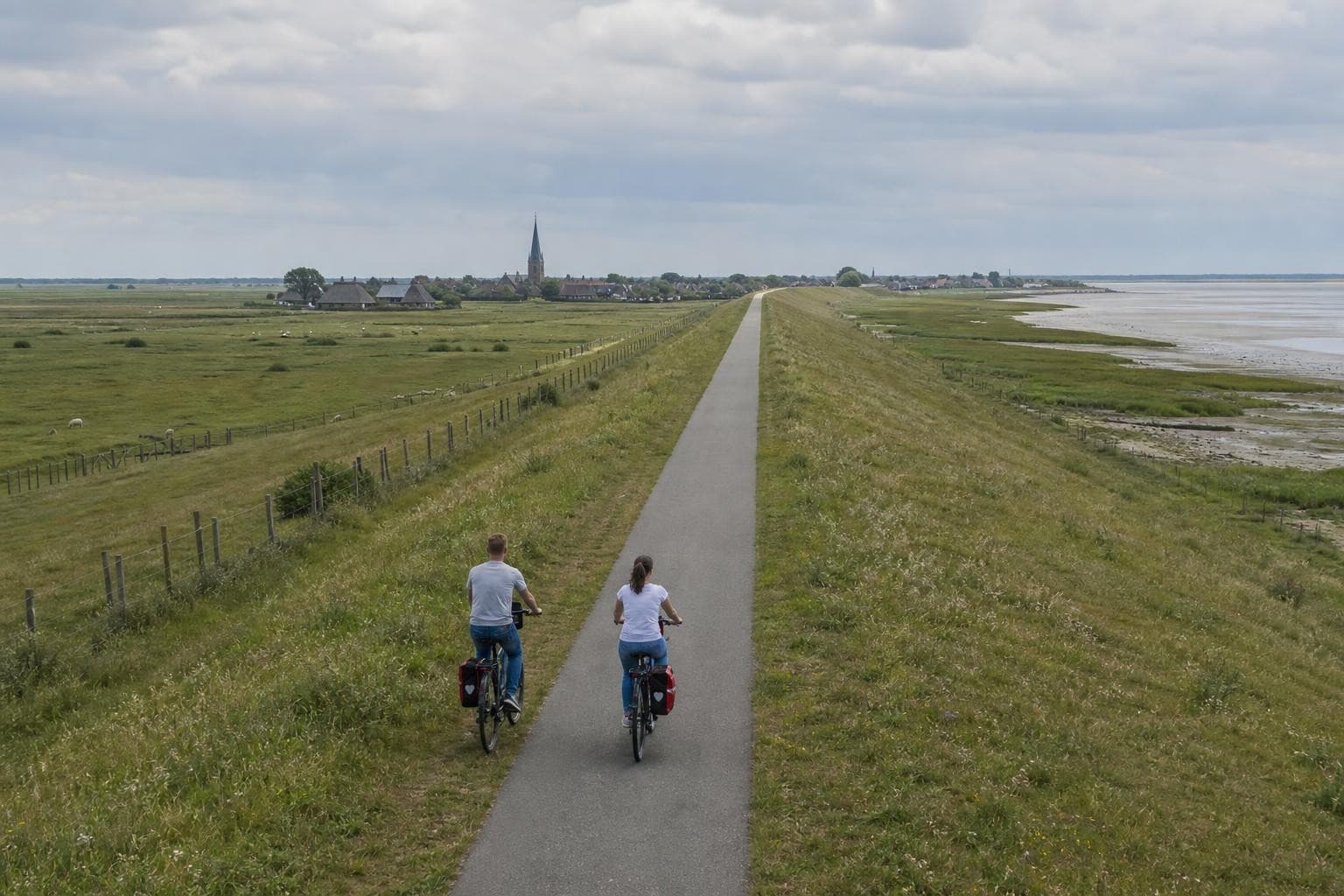 Rundtour ab Husum: Inselhüpfen zwischen Föhr und Amrum