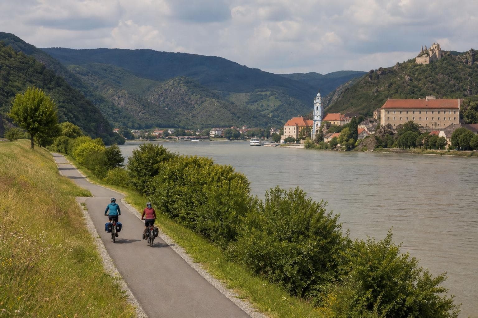 Rad & Schiff: Von Passau zu drei Donau-Hauptstädten